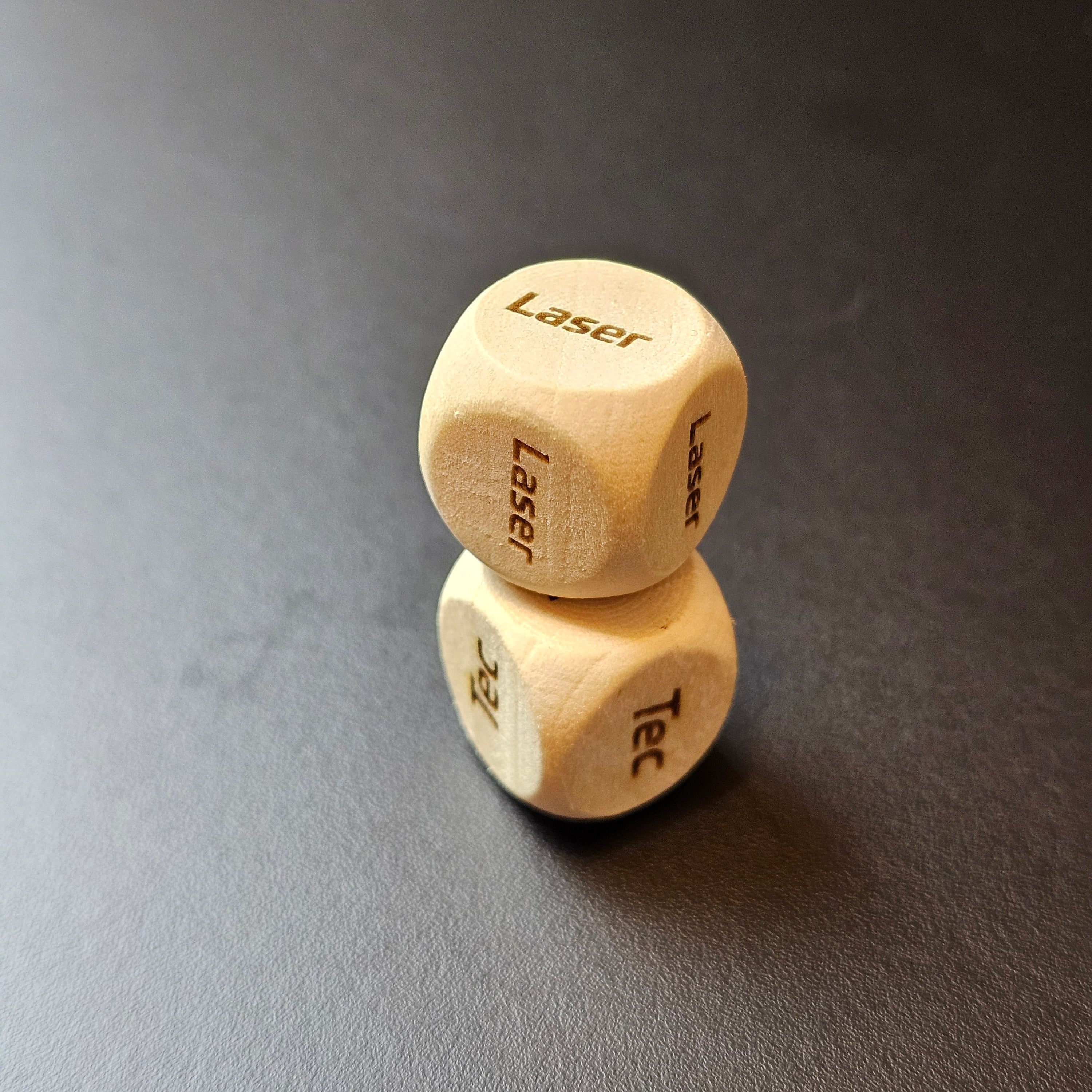 Holzwürfel Individuell graviert 2 Stück
